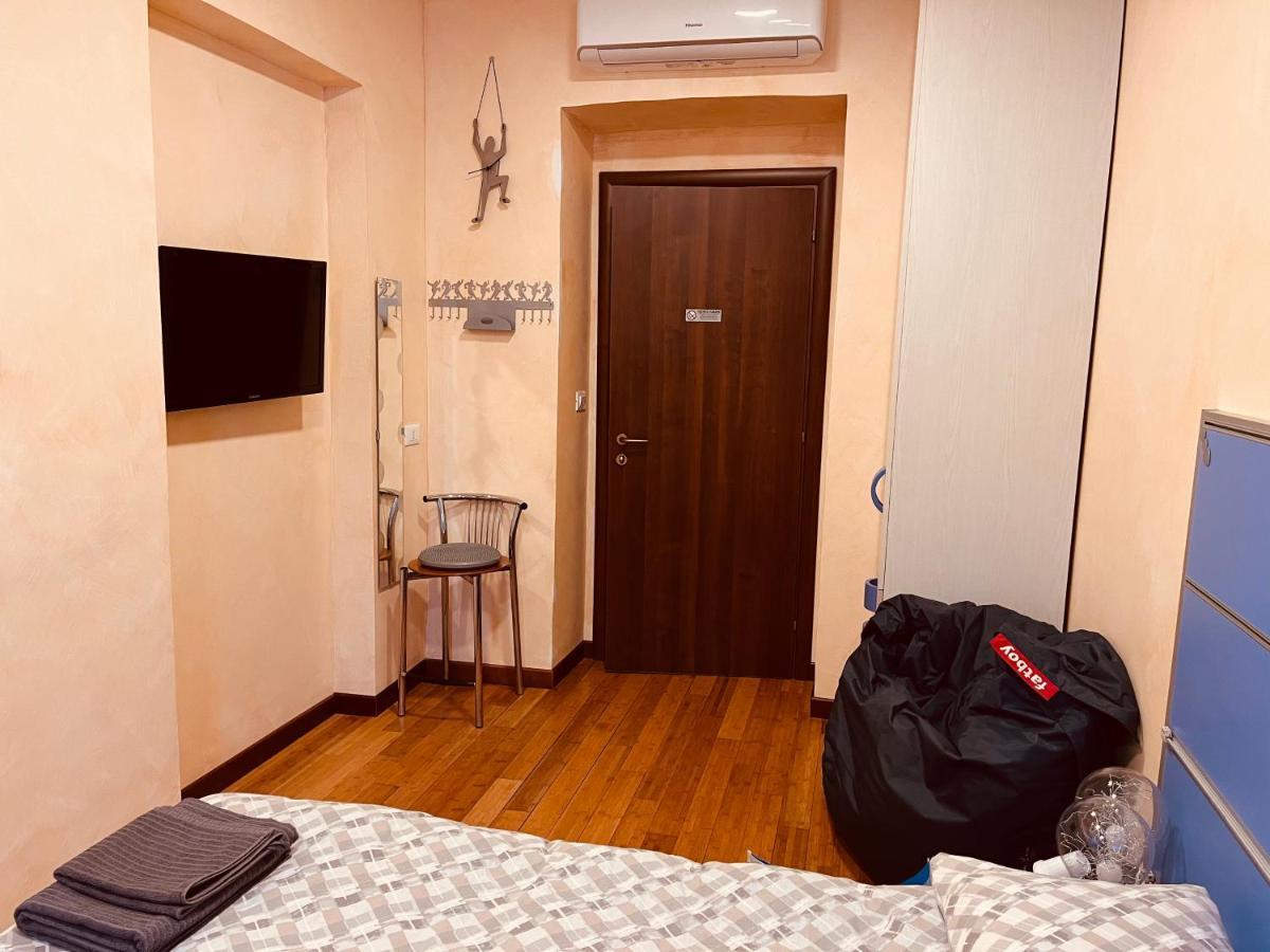 ホテル Casa Friends Lingotto Ospedali Metro Spezia トリノ エクステリア 写真