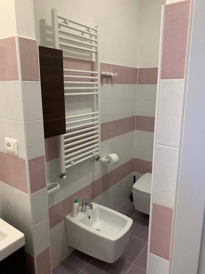 ホテル Casa Friends Lingotto Ospedali Metro Spezia トリノ エクステリア 写真
